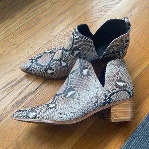 Snake Print Cut Out Ankle Bootie Size 9